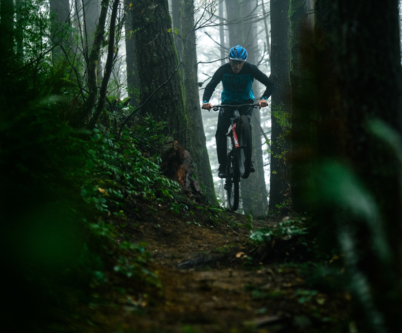 Gerry Creighton riding Swirlz Trail